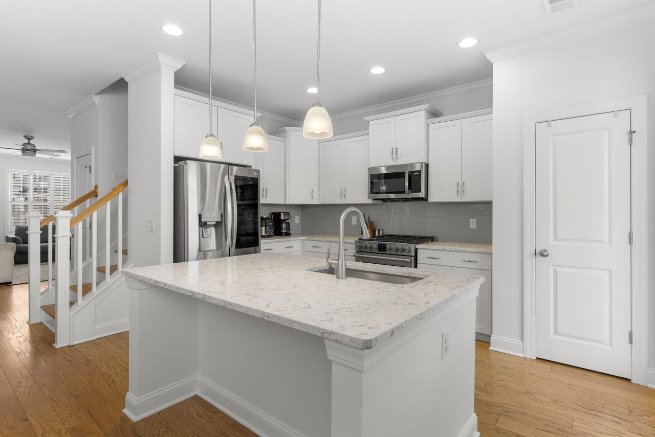 1624 Prince Edward Street Photo 12