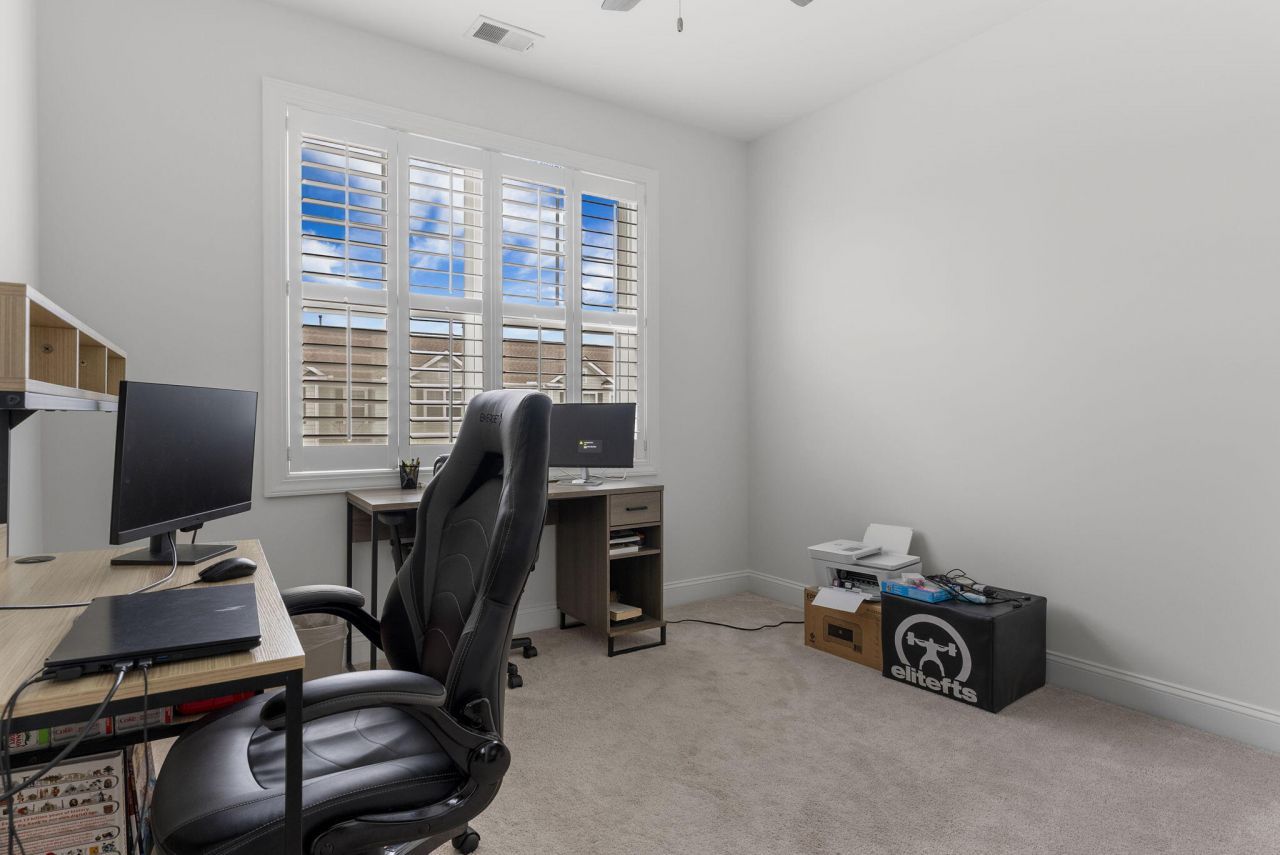 1624 Prince Edward Street Photo 20