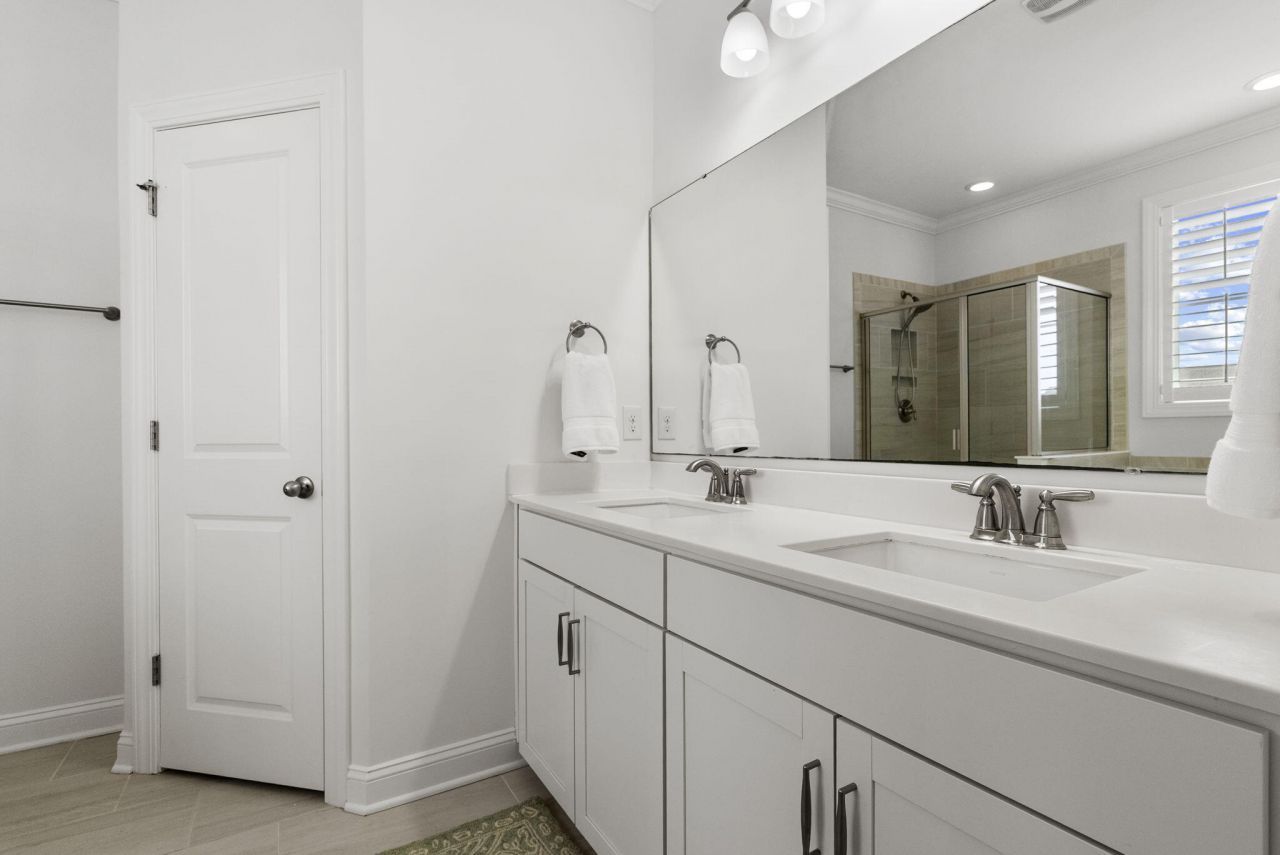 1624 Prince Edward Street Photo 22