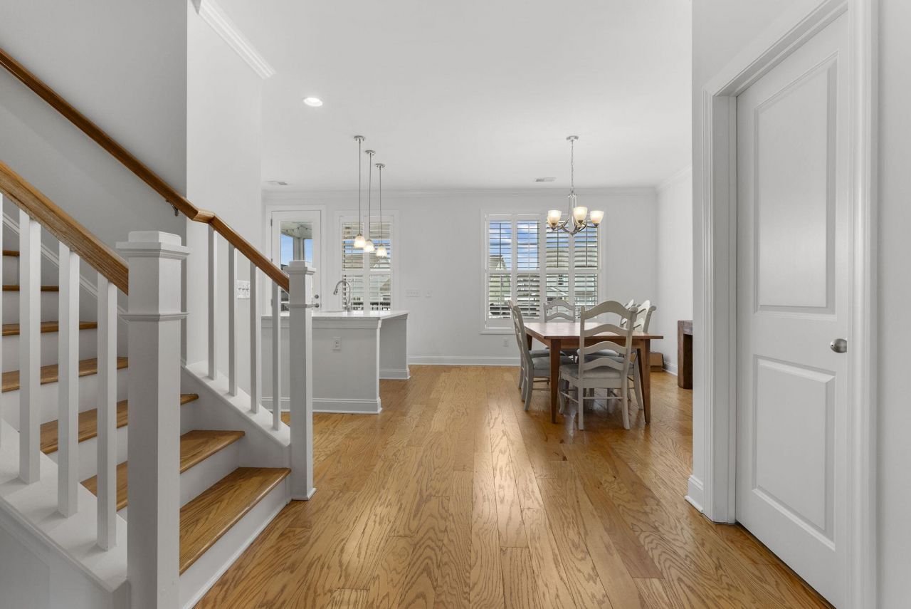 1624 Prince Edward Street Photo 7