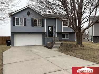18911 T Circle, Omaha, NE 68135