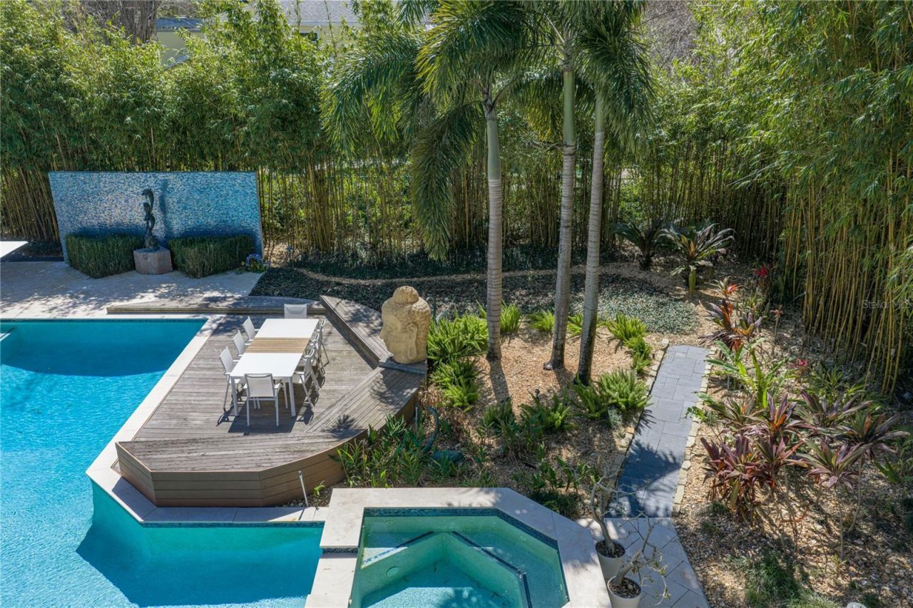 1200 45th Avenue N, Saint Petersburg, FL 33703 Photo