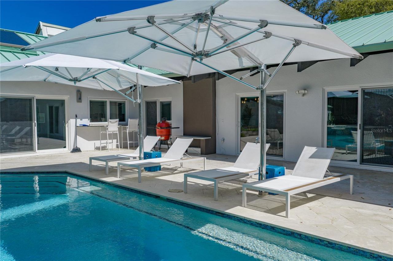 1200 45th Avenue N, Saint Petersburg, FL 33703 Photo