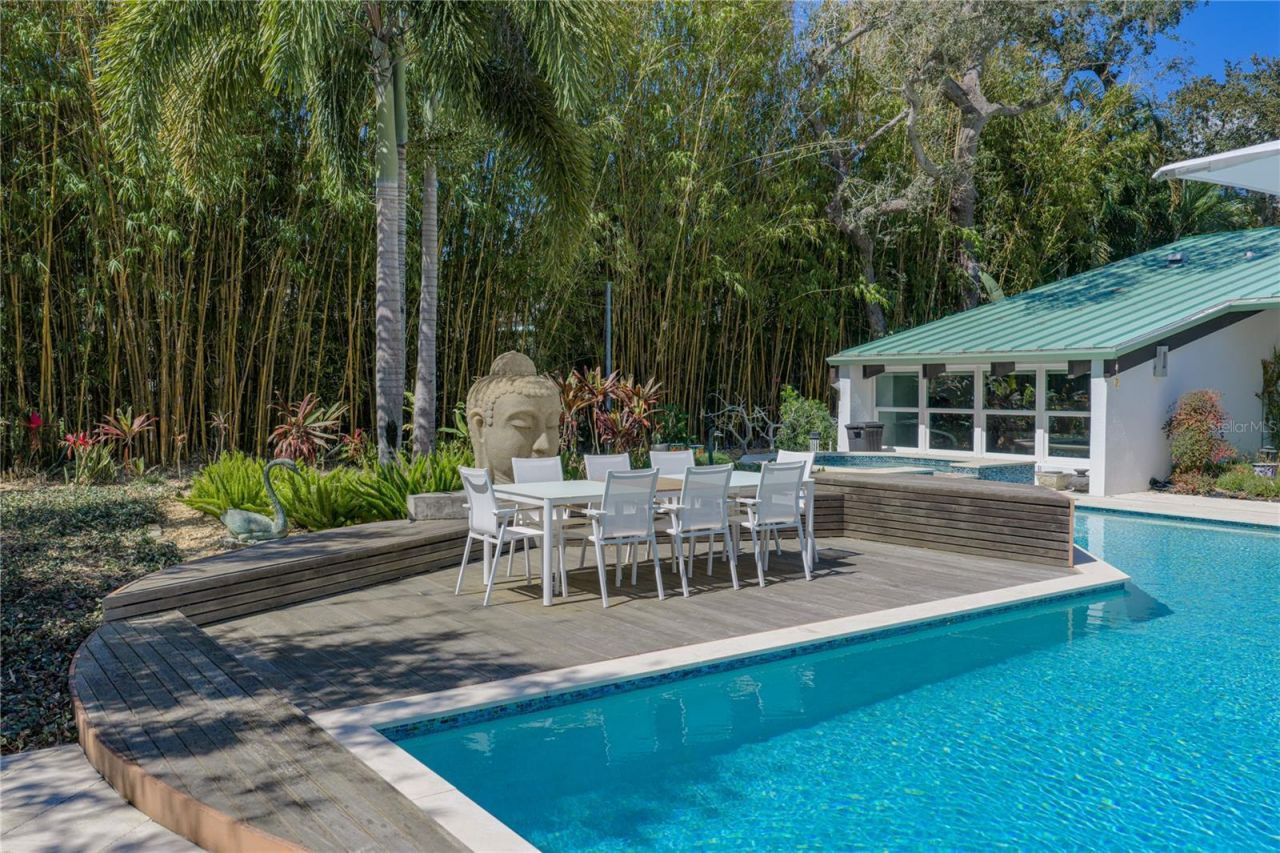 1200 45th Avenue N, Saint Petersburg, FL 33703 Photo