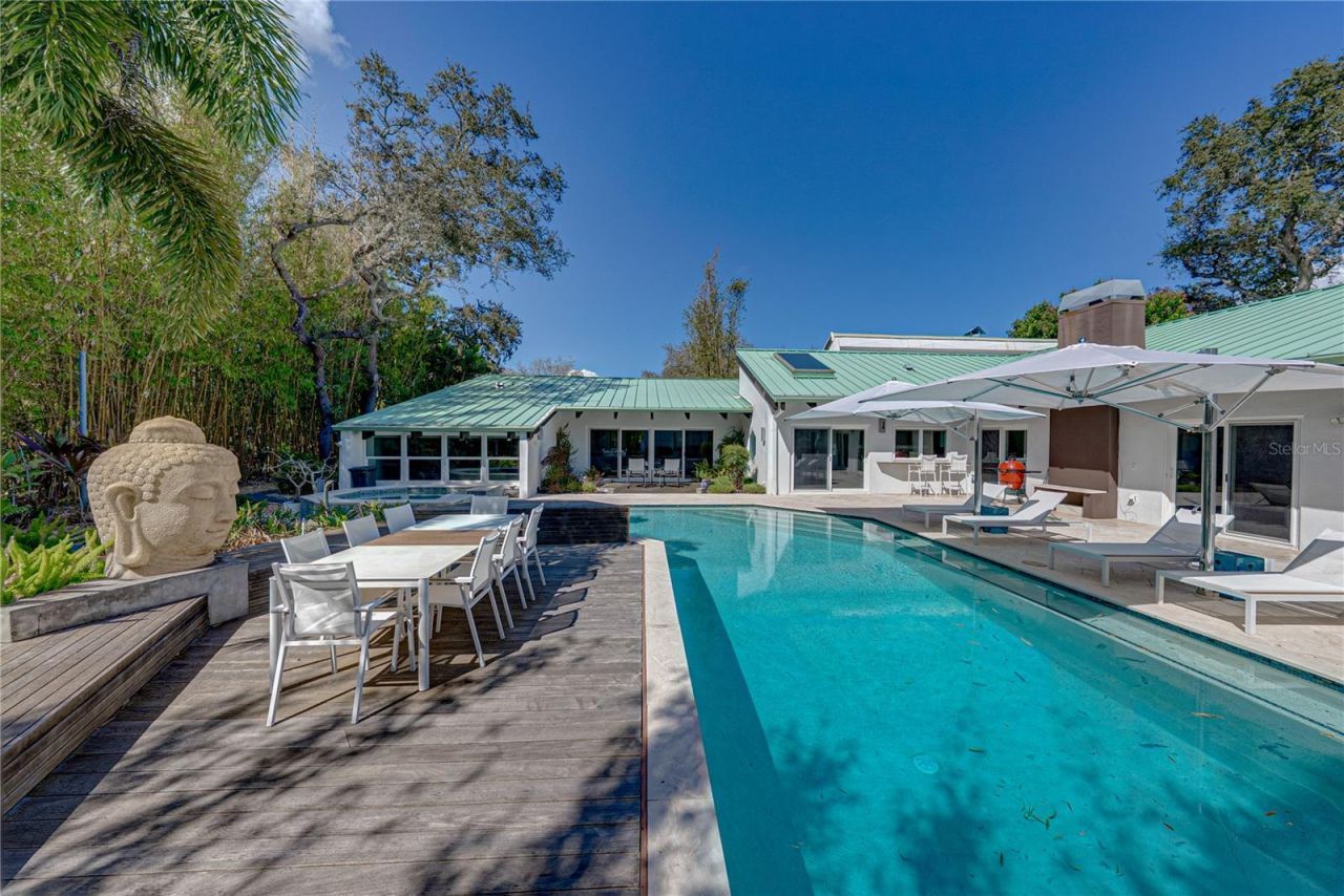 1200 45th Avenue N, Saint Petersburg, FL 33703 Photo