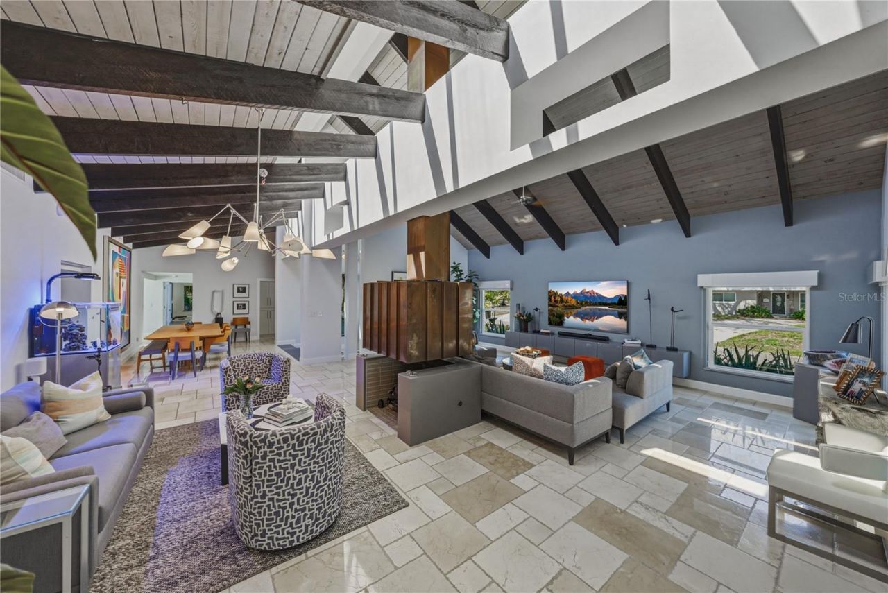 1200 45th Avenue N, Saint Petersburg, FL 33703 Photo