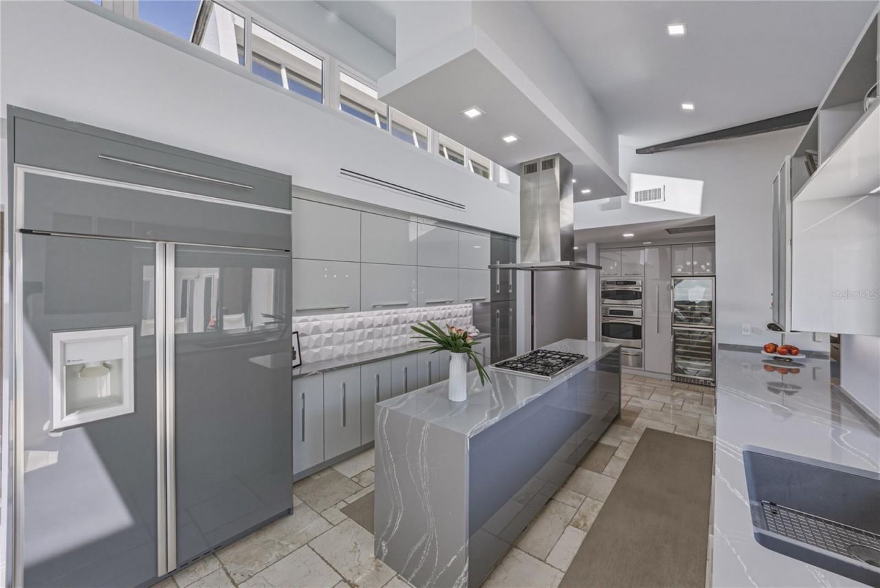 1200 45th Avenue N, Saint Petersburg, FL 33703 Photo