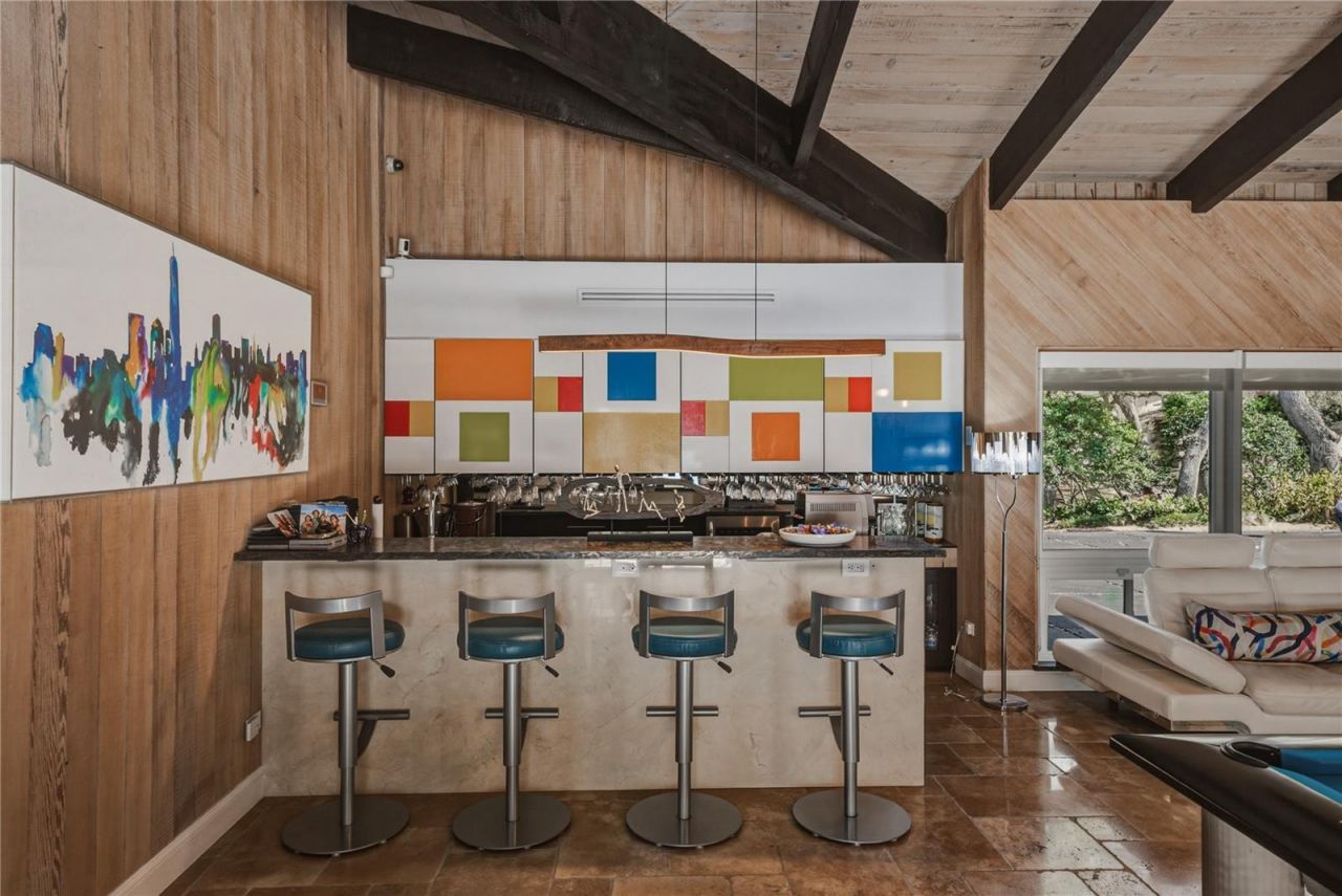 1200 45th Avenue N, Saint Petersburg, FL 33703 Photo