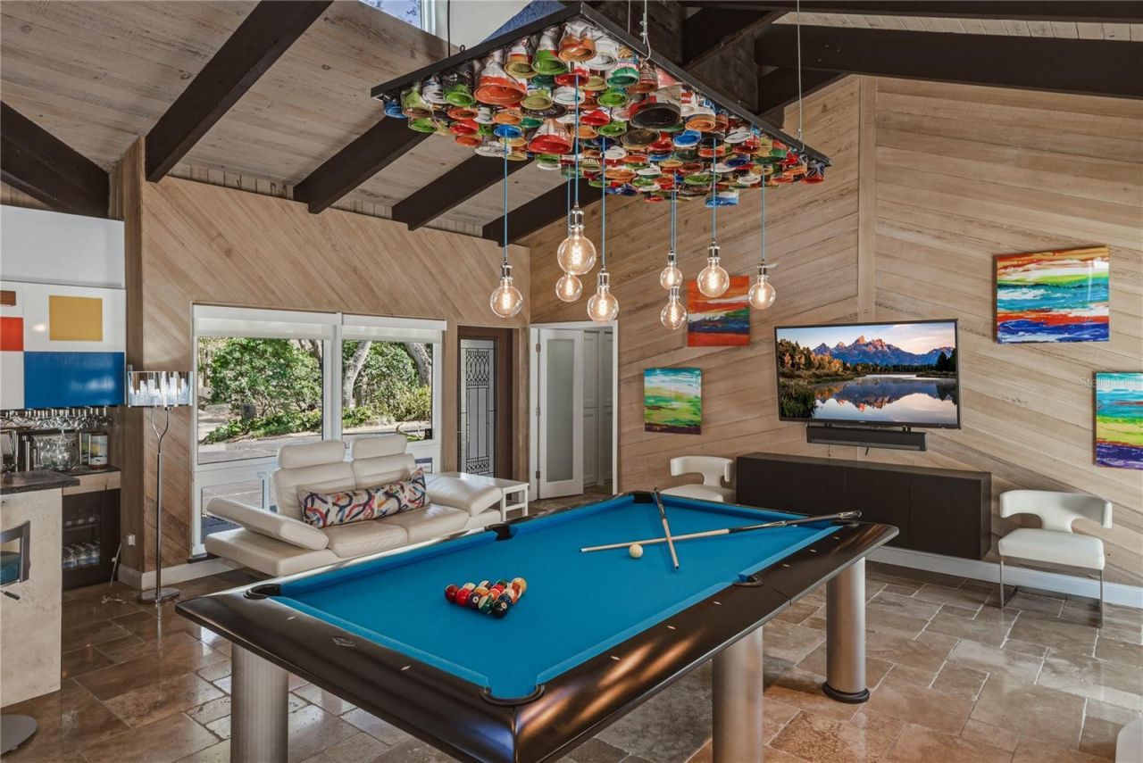 1200 45th Avenue N, Saint Petersburg, FL 33703 Photo