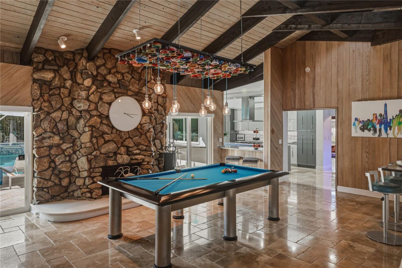 1200 45th Avenue N, Saint Petersburg, FL 33703 Photo