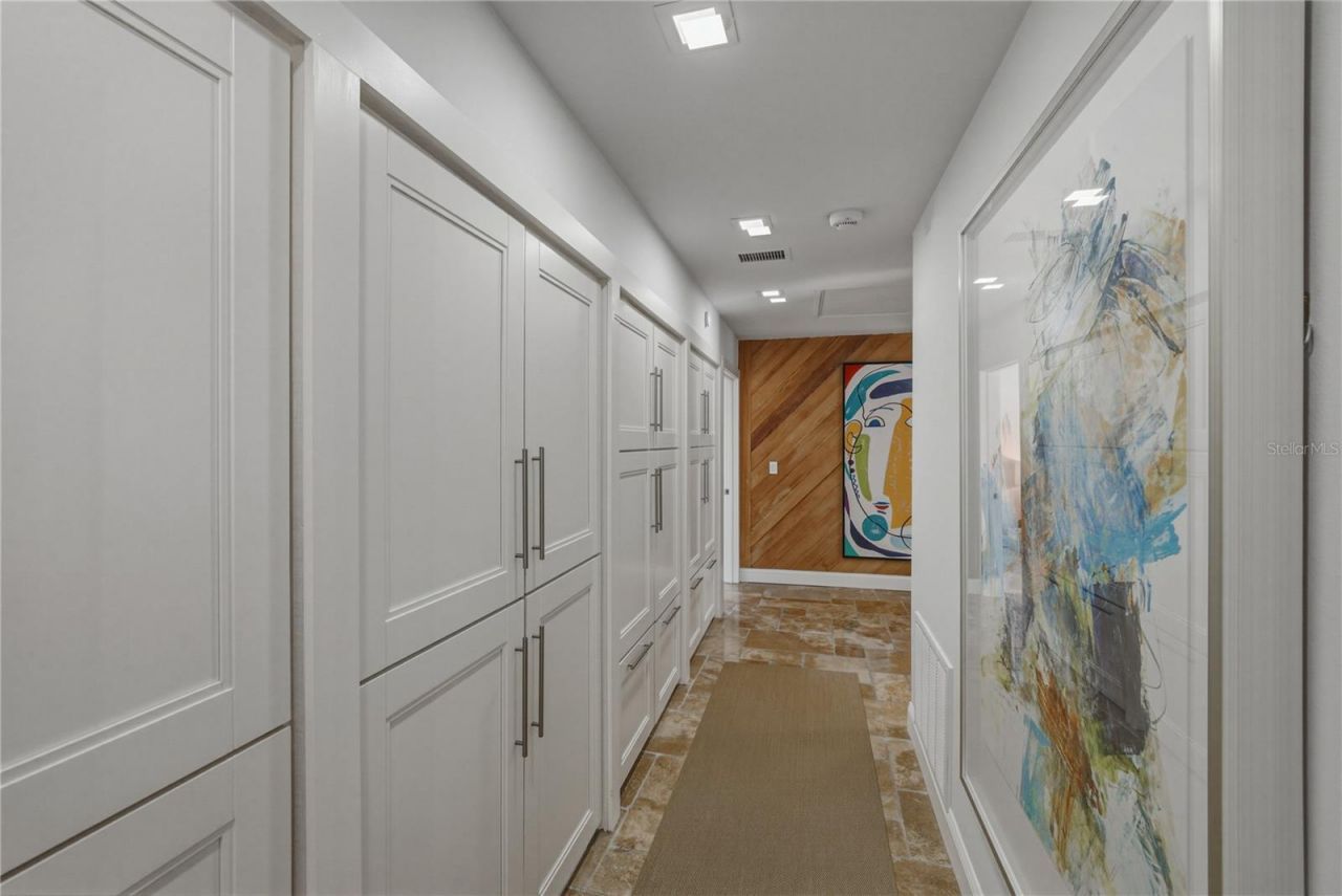 1200 45th Avenue N, Saint Petersburg, FL 33703 Photo