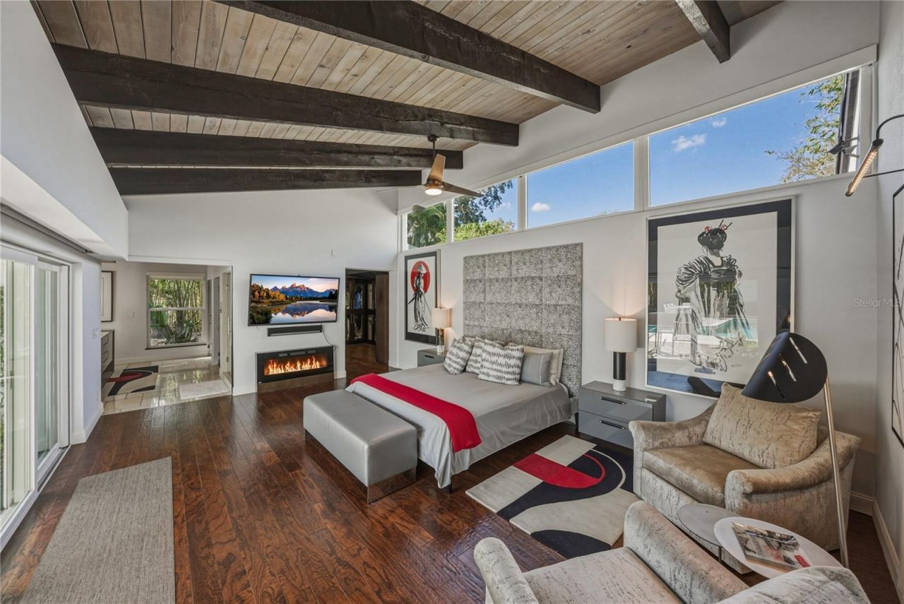 1200 45th Avenue N, Saint Petersburg, FL 33703 Photo