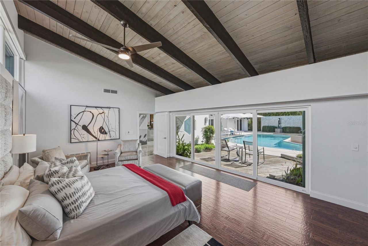 1200 45th Avenue N, Saint Petersburg, FL 33703 Photo