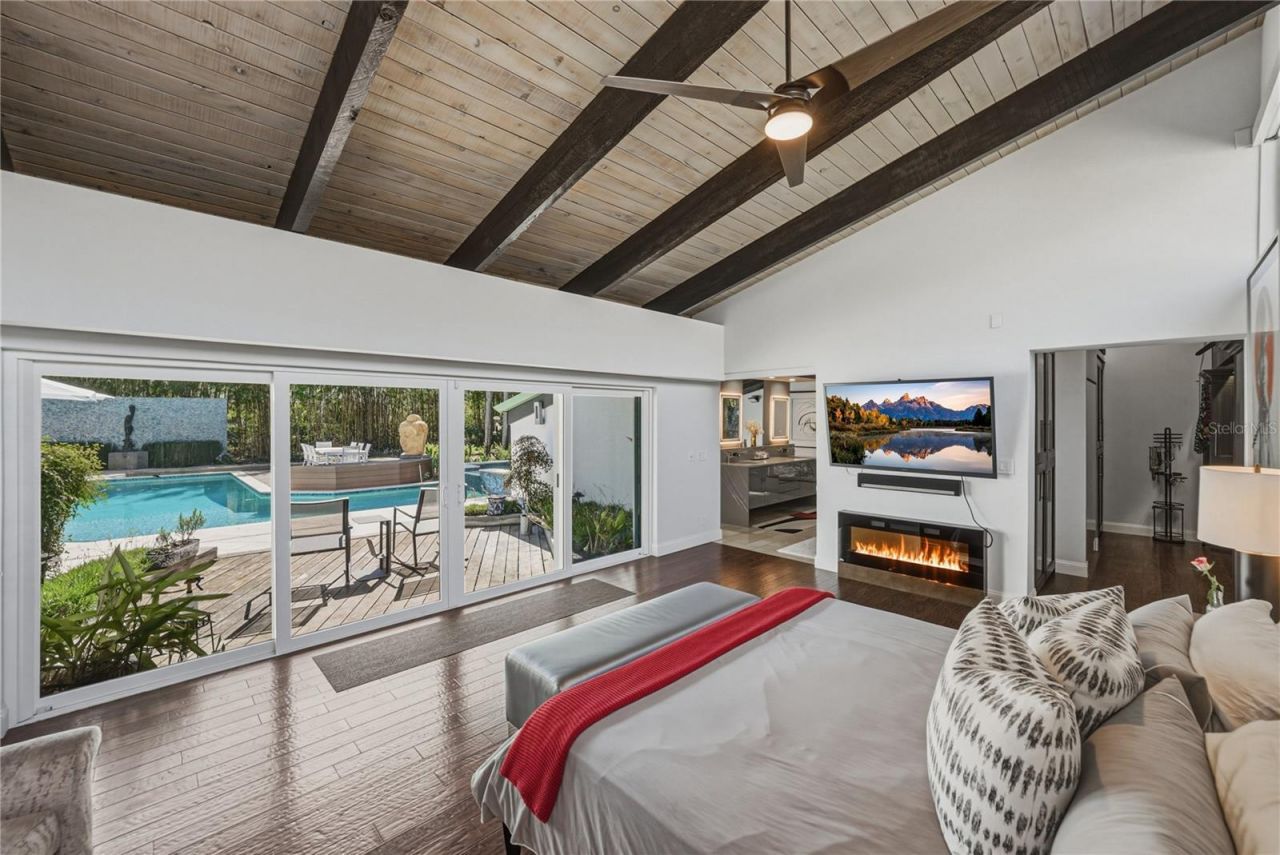 1200 45th Avenue N, Saint Petersburg, FL 33703 Photo