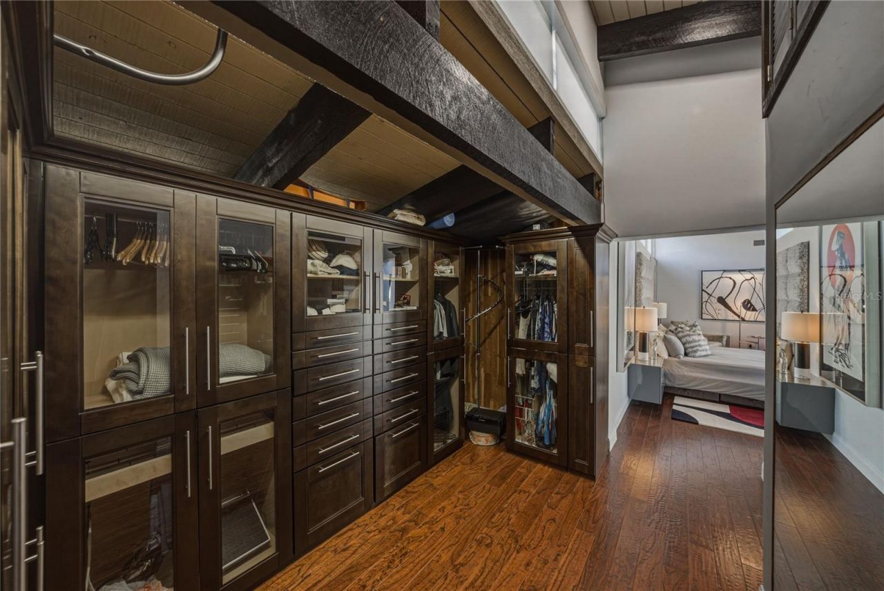 1200 45th Avenue N, Saint Petersburg, FL 33703 Photo