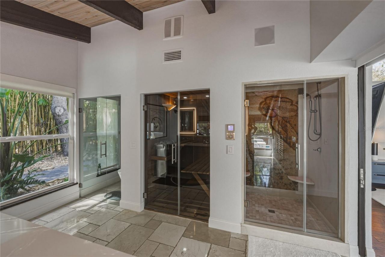 1200 45th Avenue N, Saint Petersburg, FL 33703 Photo