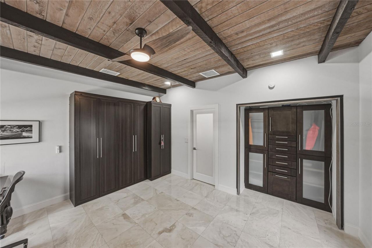 1200 45th Avenue N, Saint Petersburg, FL 33703 Photo