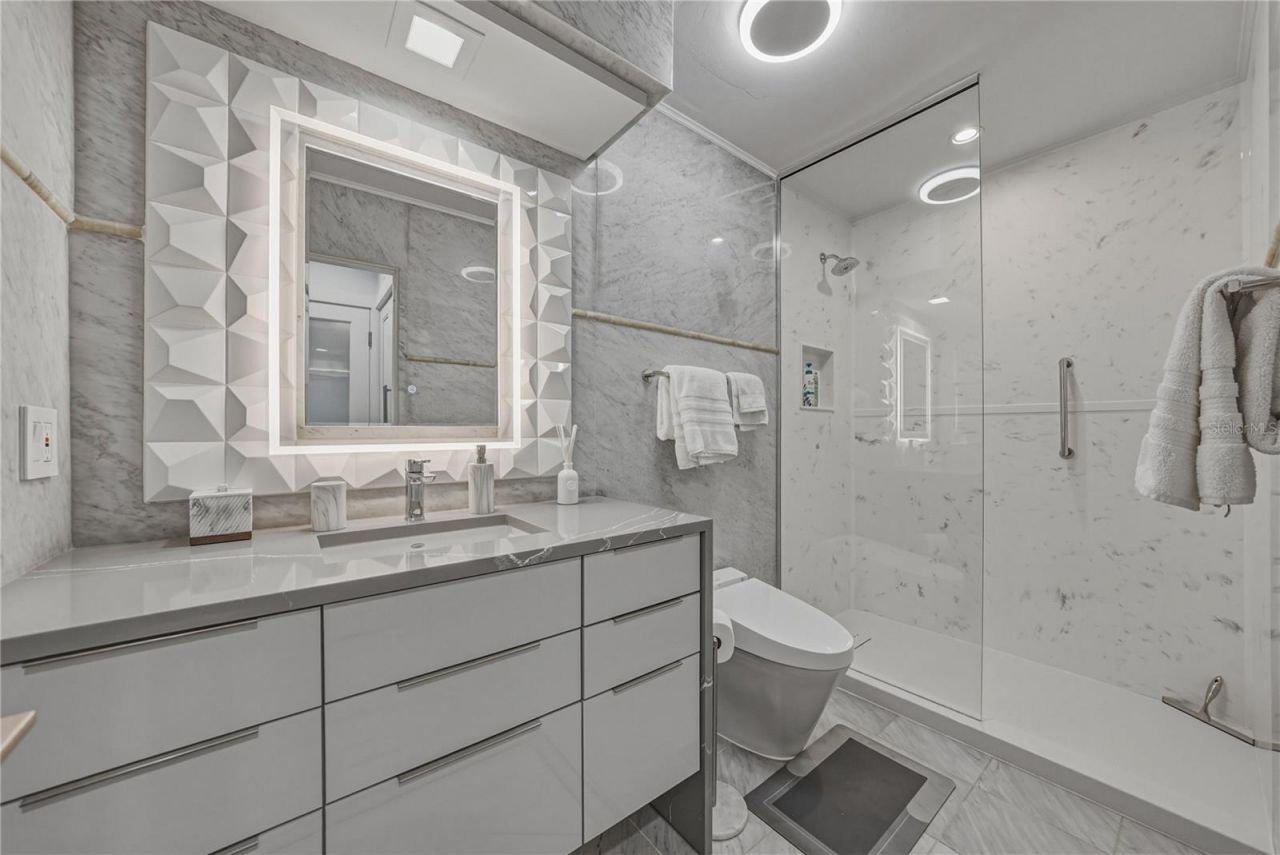 1200 45th Avenue N, Saint Petersburg, FL 33703 Photo