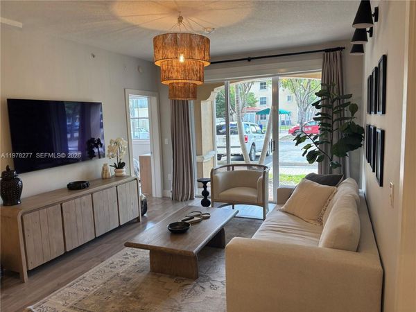 6700 NW 114th Ave , Unit 902, Doral, FL 33178