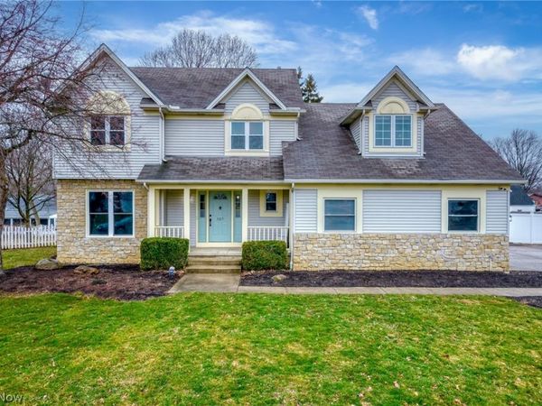 107 Keswick Court, Amherst, OH 44001