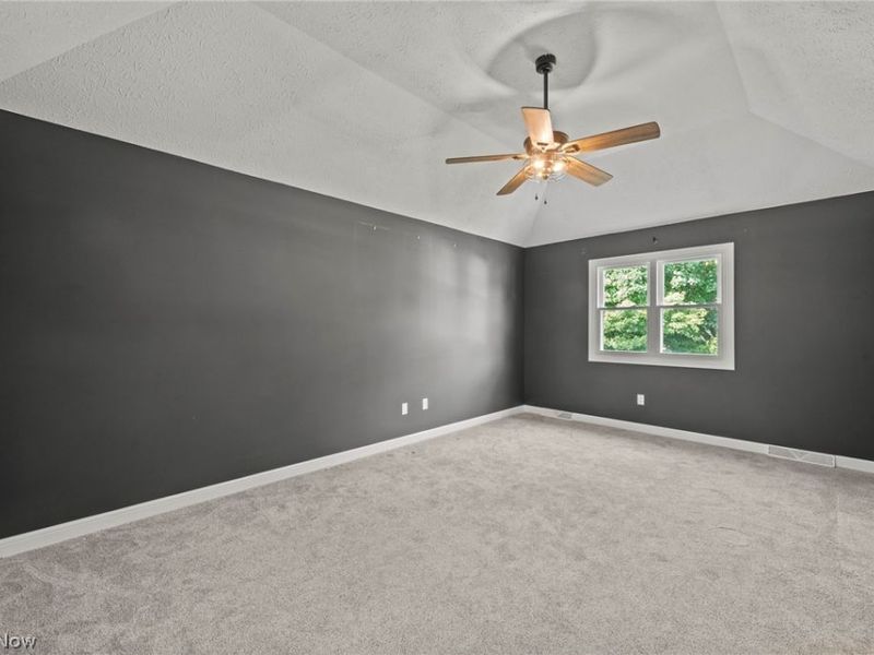 107 Keswick Court, Amherst, OH 44001 Photo 12