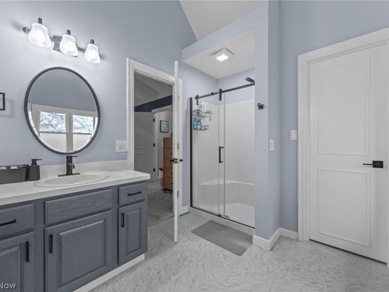 107 Keswick Court, Amherst, OH 44001 Photo 13