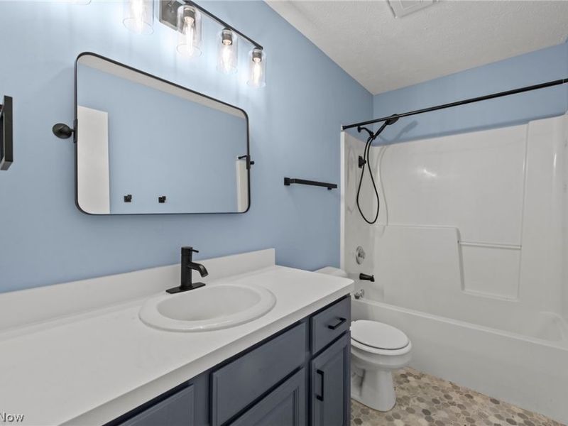 107 Keswick Court, Amherst, OH 44001 Photo 17