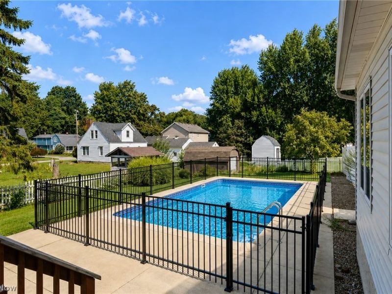 107 Keswick Court, Amherst, OH 44001 Photo 18