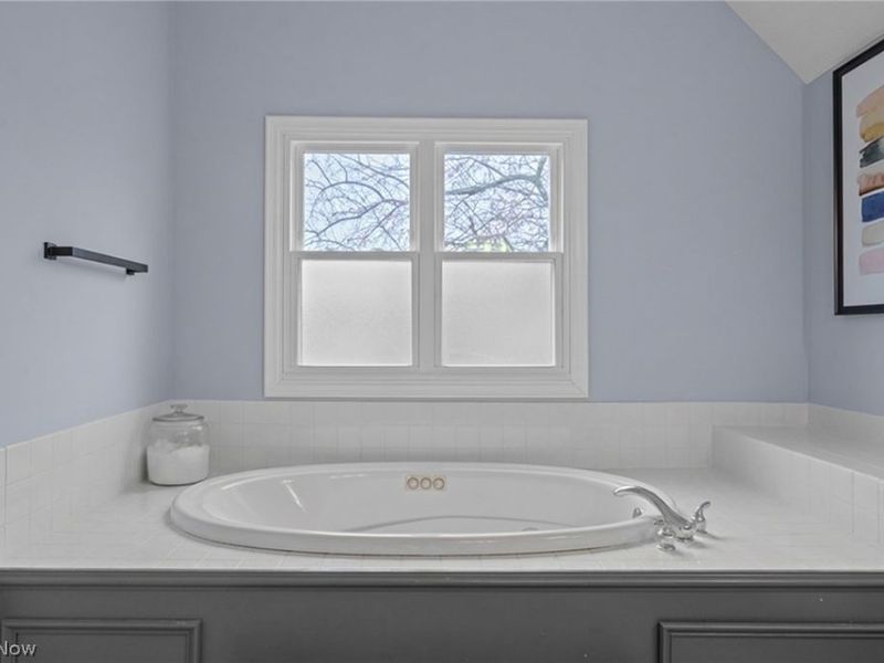 107 Keswick Court, Amherst, OH 44001 Photo 22