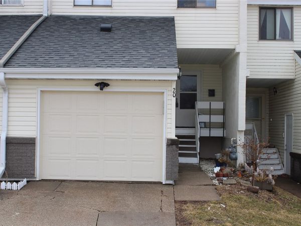 51 SW 29th Ave Dr , Cedar Rapids, IA 52404