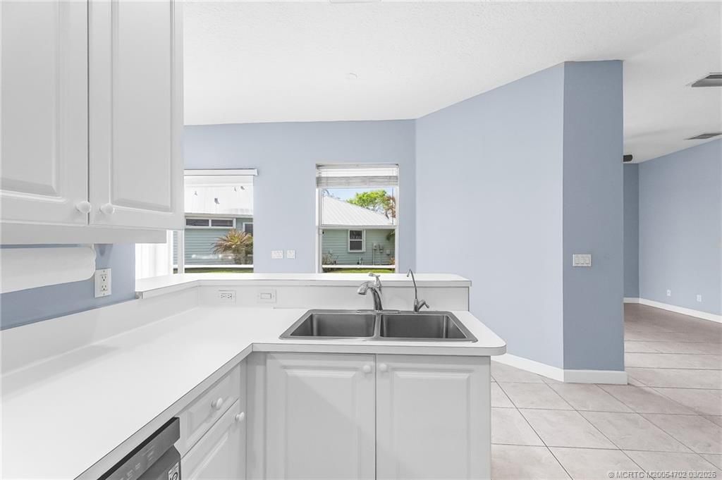 615 NE Canoe Park Circle, Port Saint Lucie, FL 34983 Photo