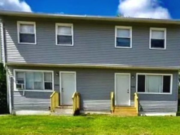 5438 N Division Street, Davenport, IA 52806