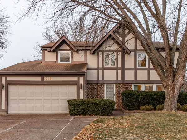 1265 Devonshire Road , Buffalo Grove, IL 60089