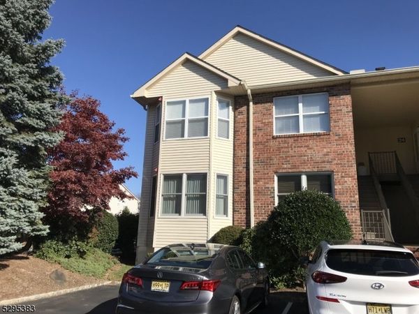 25 Frankie Ln, East Hanover, NJ 07936