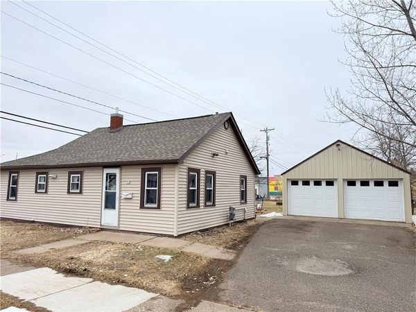 11 E Gates Street, Rice Lake, WI 54868