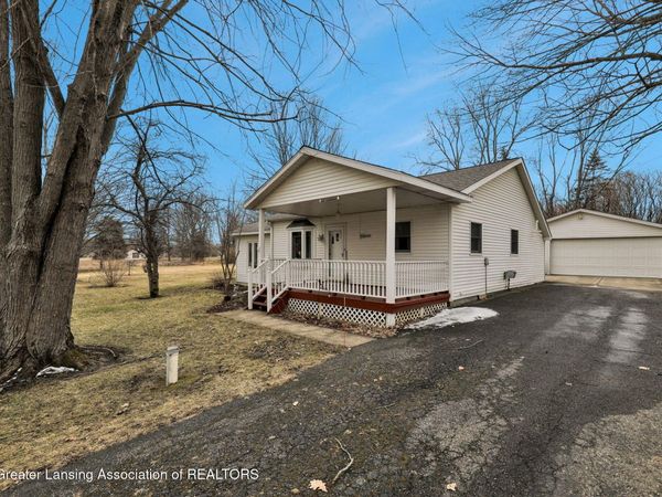 7571 N Hartel Road, Grand Ledge, MI 48837