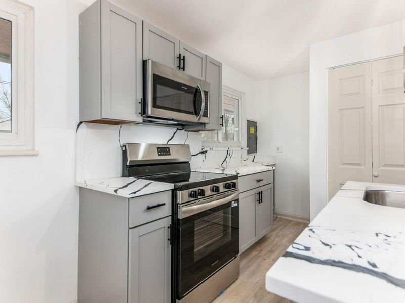 3457 Roswell Drive , Columbus, OH 43227 Photo 12