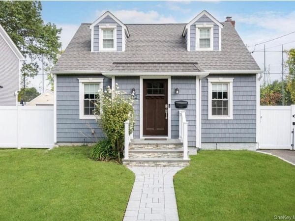 132 Webster Street, Merrick, NY 11566