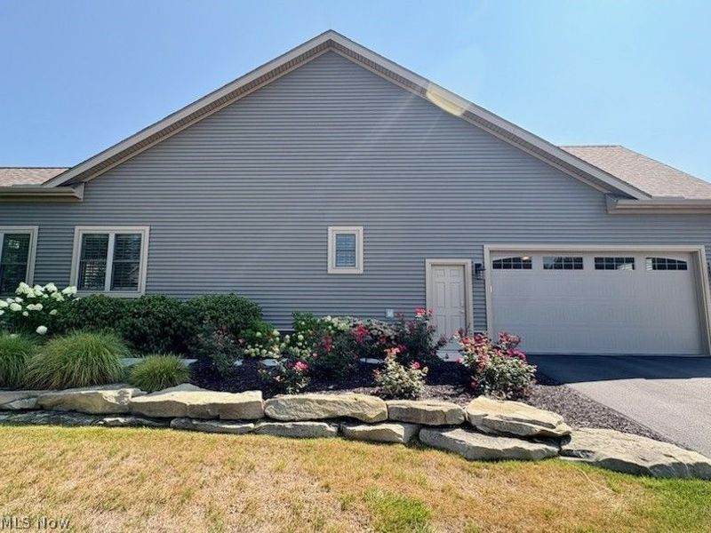 2939 Briarwood Court, Poland, OH 44514 Photo 2