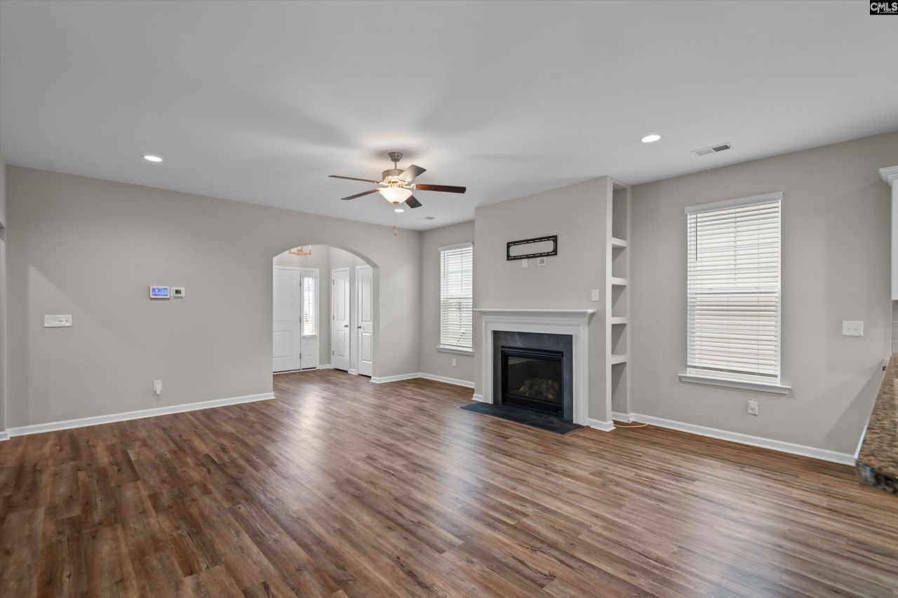 413 Durwin Way  Photo 5