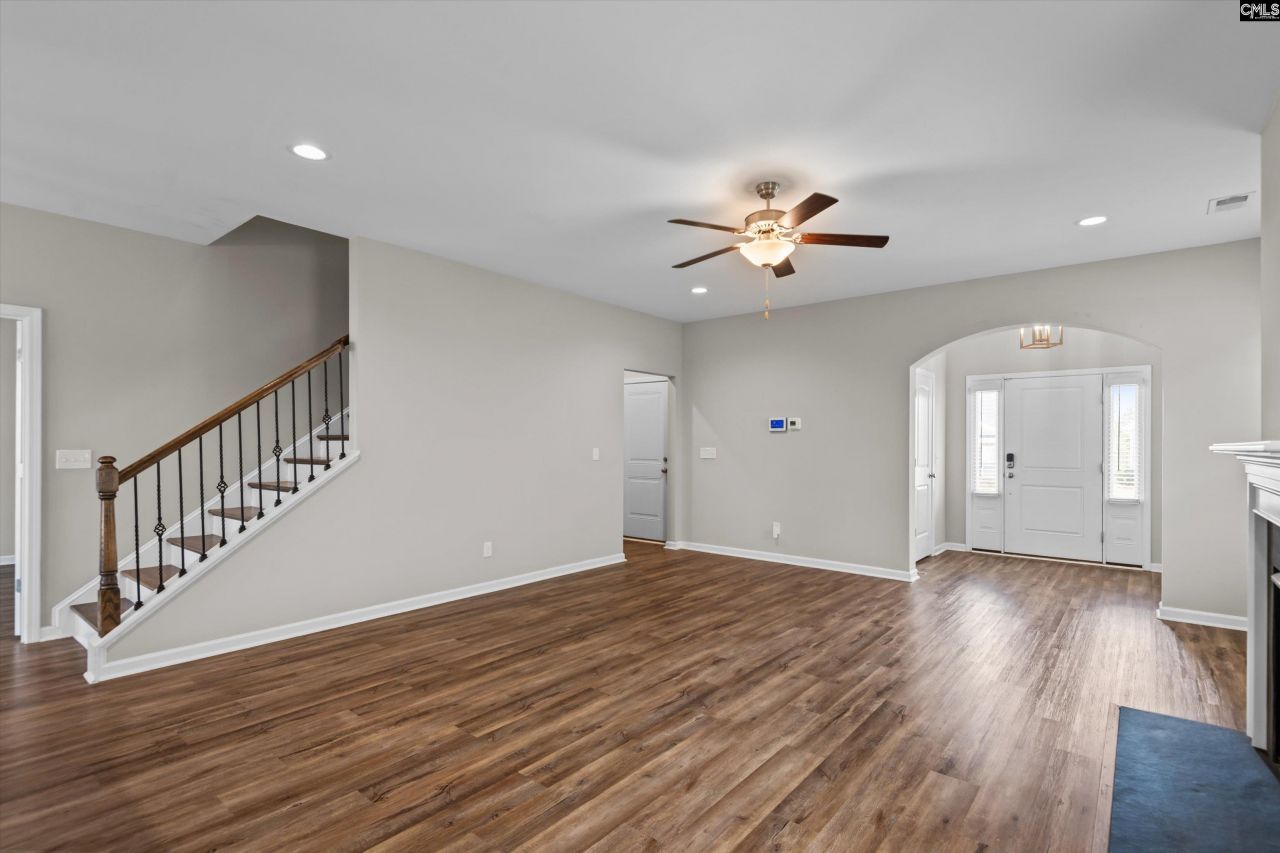 413 Durwin Way  Photo 6