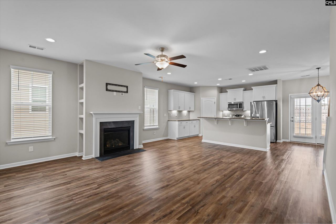 413 Durwin Way  Photo 7