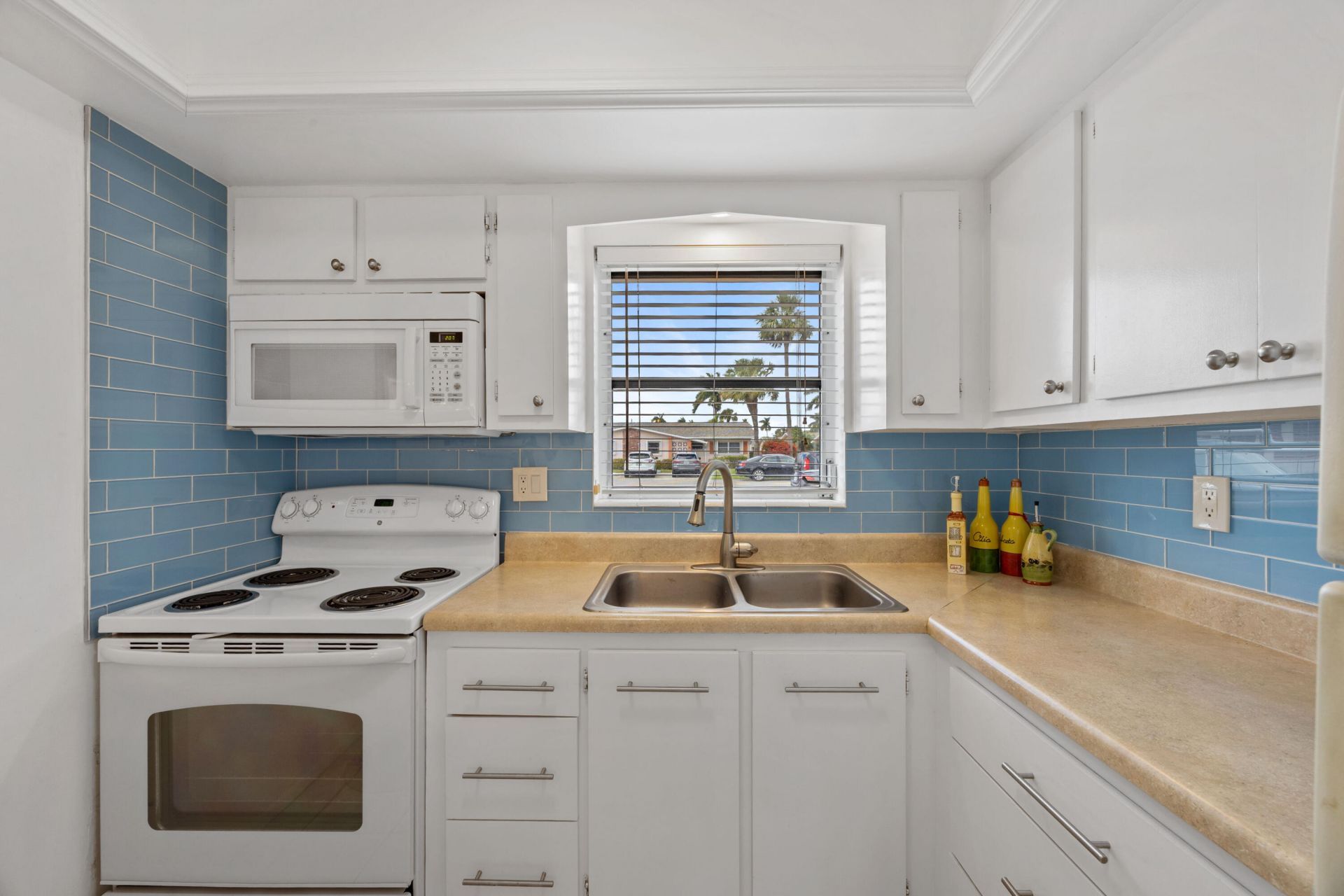 2735 Dudley Drive E, Unit C, West Palm Beach, FL 33415 Photo