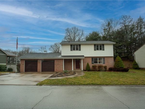 134 Kermiet Dr, Monaca, PA 15061