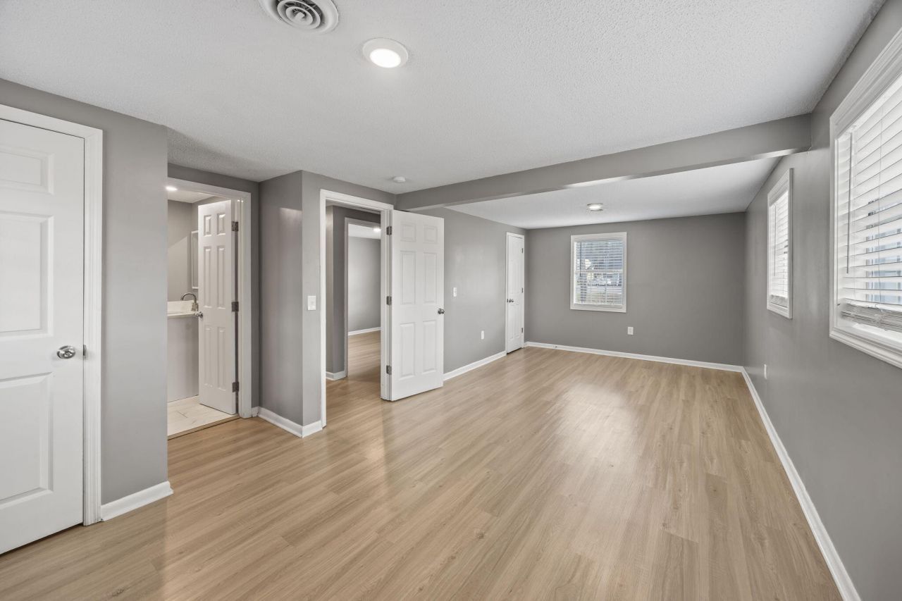 725 S Live Oak Drive Photo 13