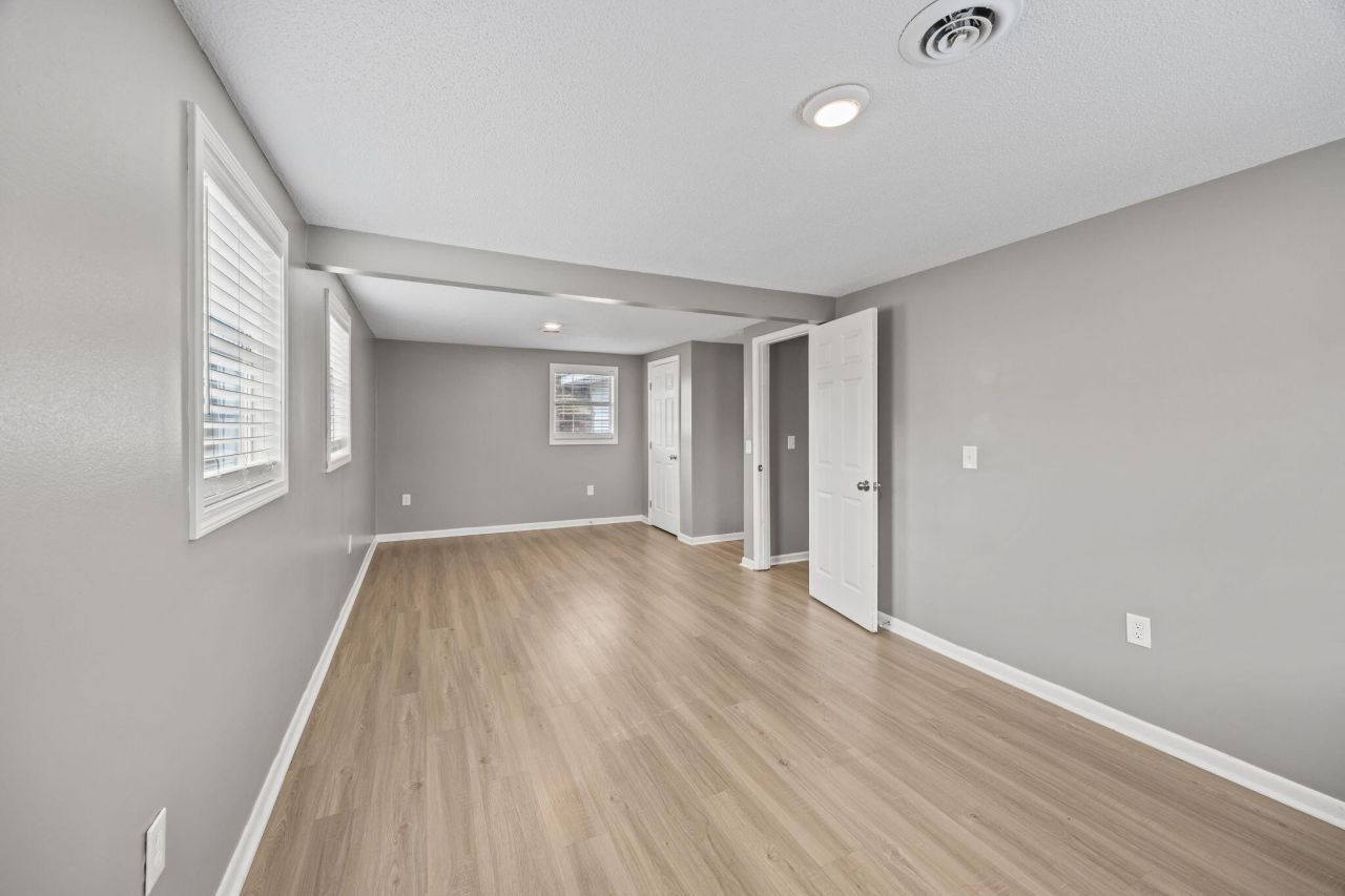 725 S Live Oak Drive Photo 14