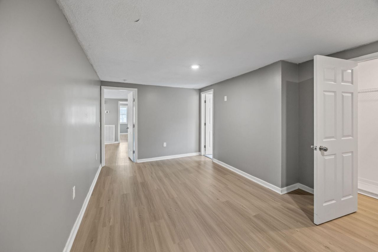 725 S Live Oak Drive Photo 16