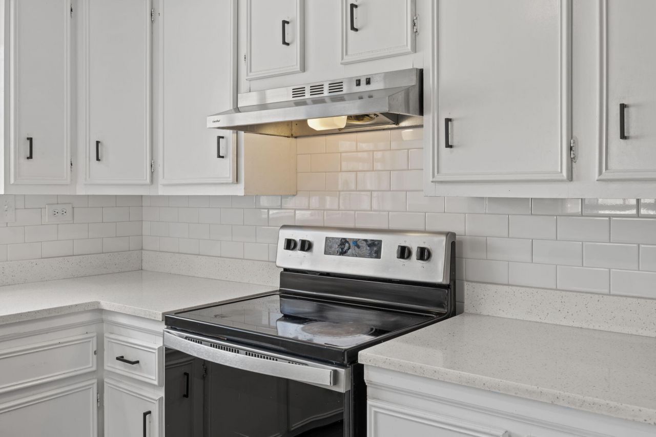 725 S Live Oak Drive Photo 7