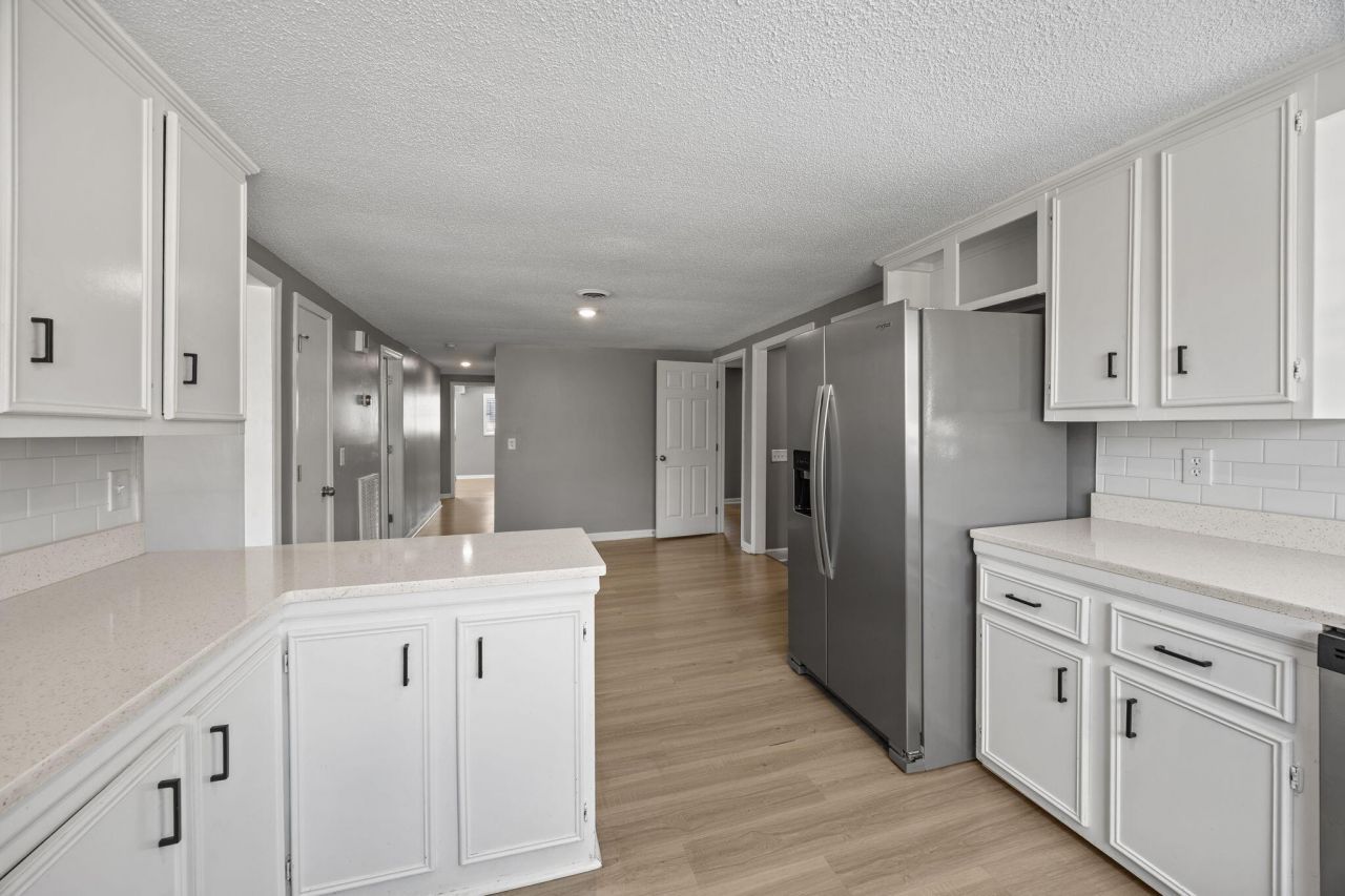 725 S Live Oak Drive Photo 8