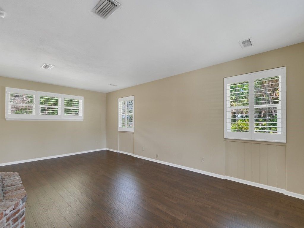 2155 Vero Beach Avenue, Vero Beach, FL 32960 Photo